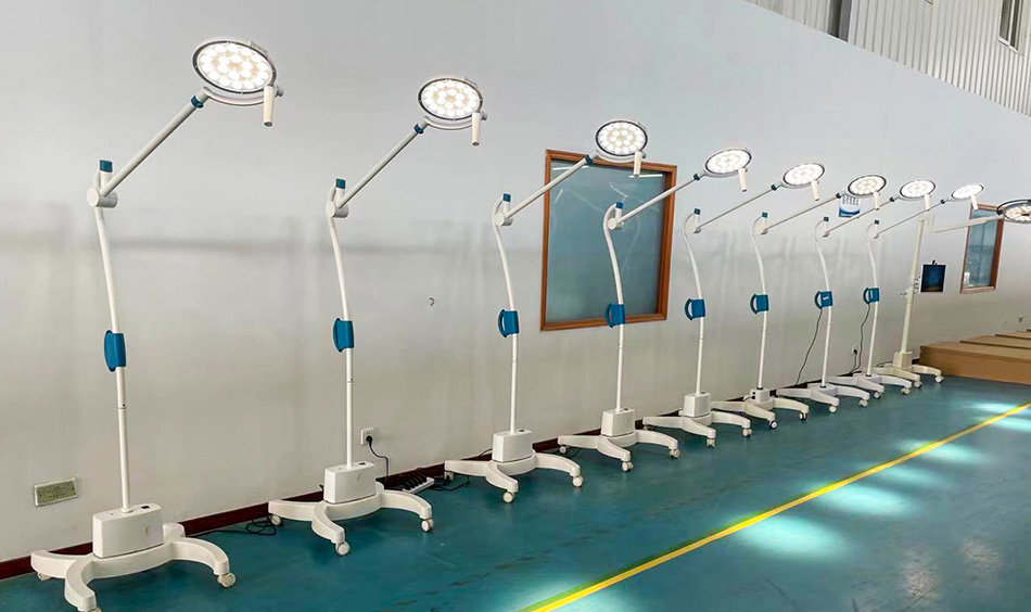 Fluoroscopic Surgical Table With Lifting Column